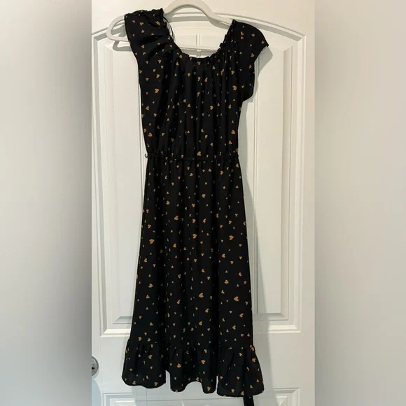 green emerald velvet dress Velvet hearts hand embroidered dress main image 1